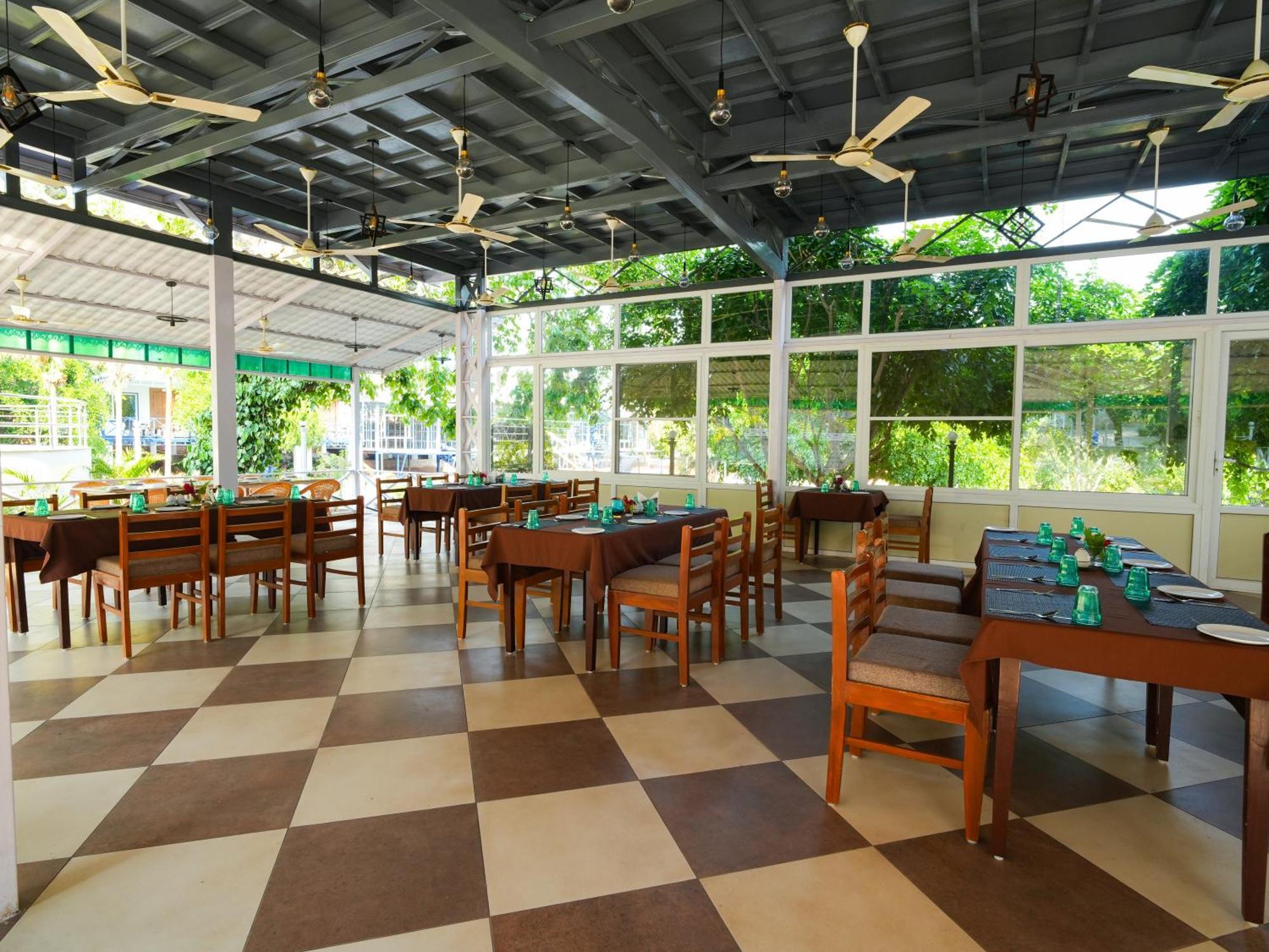 Mgm Whispering Wind'S Yelagiri Hotel Exterior foto